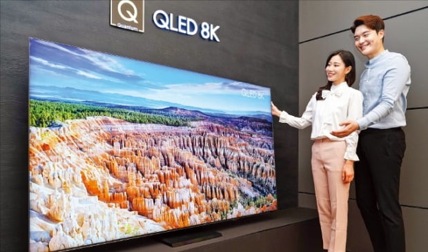 베젤 거의 없앤 QLED TV 