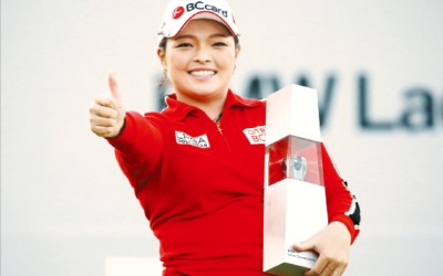 한세엠케이, LPGA·PGA와 라이선스…기능성·패션 다잡은 골프웨어