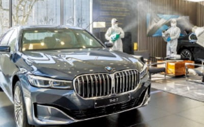 BMW, 수시로 살균소독·2m 거리 두고 차량 상담…안심하고 車보러 오세요