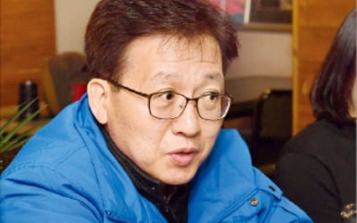 용산 토박이 '정치 신인' 강태웅 vs 3선 관록 '용산 신인' 권영세