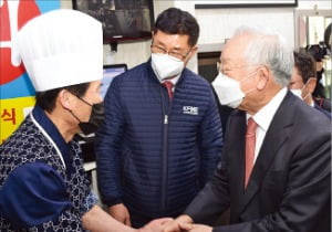 "주변 식당 선결제하고 재방문하자"…경총 '착한 소비자 운동'