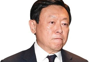 신동빈 롯데그룹 회장 “연내 한국 점포 20% 구조조정한다”