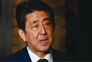 아베 신조 일본 총리 “IOC에 도쿄올림픽 1년 연기 제안”