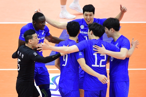 '다우디 30점' 현대캐피탈, KB손보에 진땀승…시즌 맞대결 전승