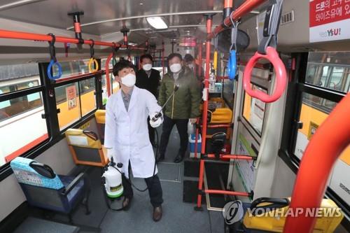 청주 택시·버스 코로나19 직격탄 맞아…승객 절반 '뚝'