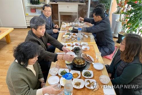 동해시, 코로나19 확진자 동선 식당·상가 이용 운동