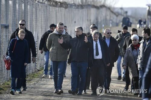 헝가리, 터키가 국경 열자 "난민 수용 안해…코로나19 우려"