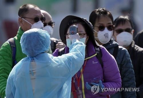 일본 '코로나 불황기' 돌입?…백화점 매출·신차 판매 급감