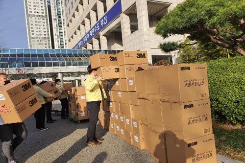 중국 상하이시 부산에 마스크 7만장 지원
