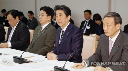 아베 총리 '한·중 입국 제한'에 일본 내에서 비판 목소리