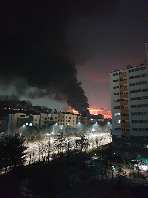 삼성전자 화성공장 불 2시간30분만에 완진…"인명피해 없어"