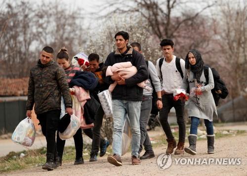 터키, 유럽 향해 "돈으로는 난민 문제 해결 못 해"
