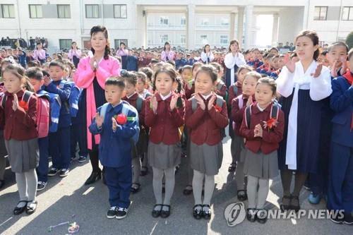 북한은 지금 '교육개혁' 중…본보기학교 건설 가속화