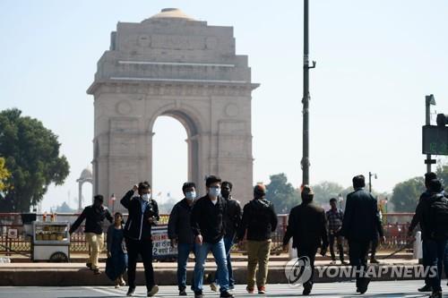 인도, 한 달간 외국인 입국 사실상 금지…'국가 자체봉쇄'(종합)