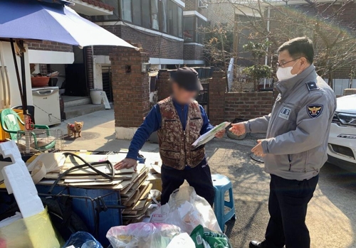 "기부받은 마스크 필요한 사람에게"…따뜻한 재기부 행렬