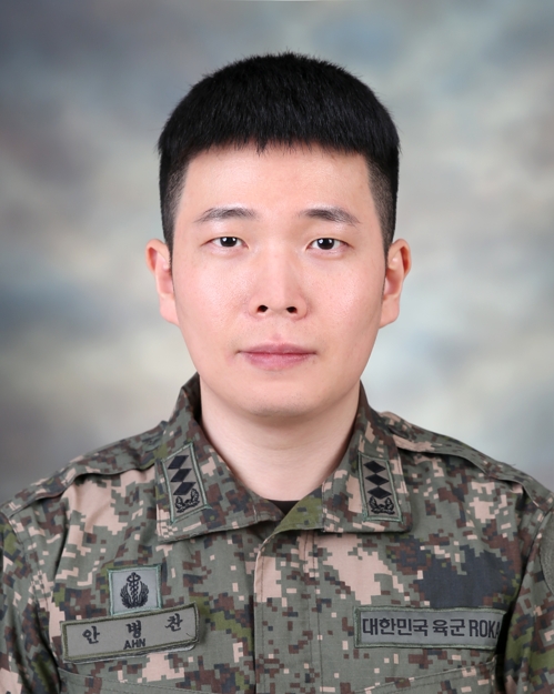 결혼 미룬 대위·전역 휴가 반납한 병장…'코로나19 지원' 장병