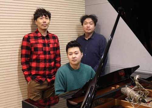 젠틀레인 "5년만 신보는 밝은색…코로나로 힘든 마음 위안되길"