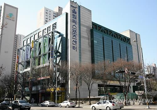 박양우 장관, 스포츠센터 코로나 방역점검 "소상공인 지원 최선"