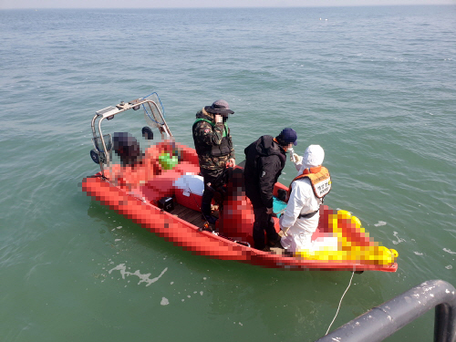 인천 앞바다서 고장 난 선박 표류 잇따라…4명 구조