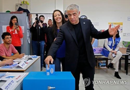 이스라엘 네타냐후의 코로나19 대응에 "민주주의 아니다" 비판론