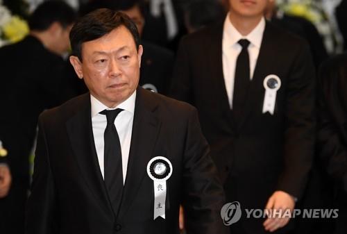 "신동빈, 日롯데홀딩스 회장에 선임…한일 경영 완전 장악"