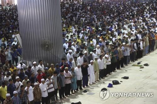 인도네시아, 코로나19 사망 25명 비상…적십자 "봉쇄 고려해야"