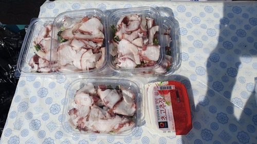"안 내려도 됩니다"…포항 '드라이브 스루' 수산물 판매 인기
