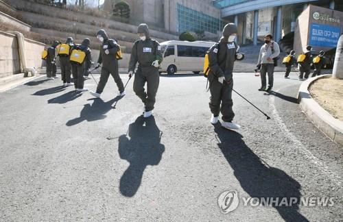 코로나19 대구 자가격리자 '2주 후 2차례 음성' 때 격리 해제