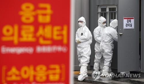 확진자는 모두 떠났는데…남은 요양원 노인들이 서럽다