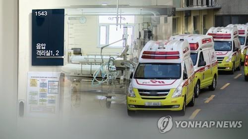 "열나고 아픈데 어디 가야 하나"…일반환자 진료체계 미비