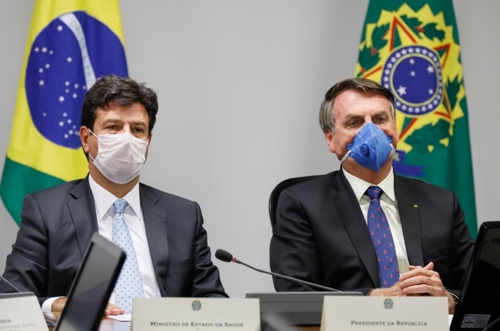 브라질 대통령 코로나19 위기 대응 방식에 여론 싸늘