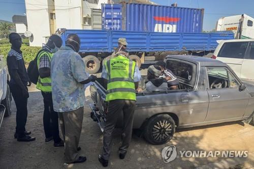 모잠비크서 밀입국자 64명 컨테이너 안에 숨진 채 발견(종합)