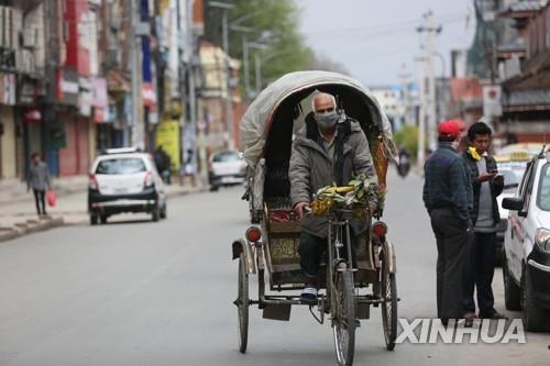 남아시아 20억명 발 묶였다…인도·네팔·스리랑카 '봉쇄'
