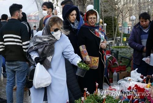 이란 코로나19 사망 2천명 육박…최고지도자 사돈도 사망