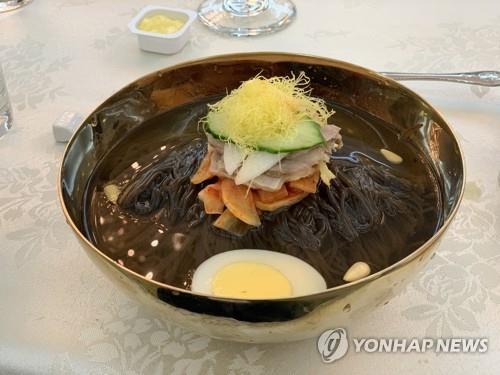 북한 대표 '냉면 맛집' 옥류관도 코로나19 방역에 분주