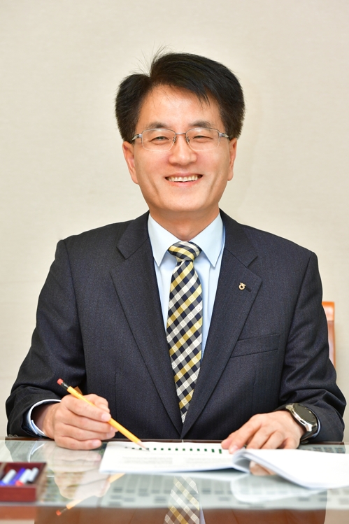 손병환 농협은행장 "코로나19 위기…비올때 우산같은 존재 돼야"