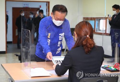 김부겸 "더 큰 정치할 기회 달라"…주호영 "폭정과 무능 심판"