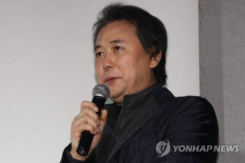 보이밴드 '더이스트라이트' 폭행 묵인 기획사 회장 집유 확정