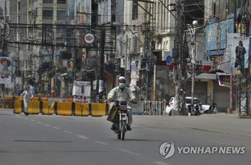 경제난에 코로나19까지…파키스탄, IMF에 또 손 벌린다