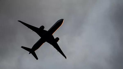 러시아, 국제선 항공편 운항 전면 중단…코로나19 급확산 대응