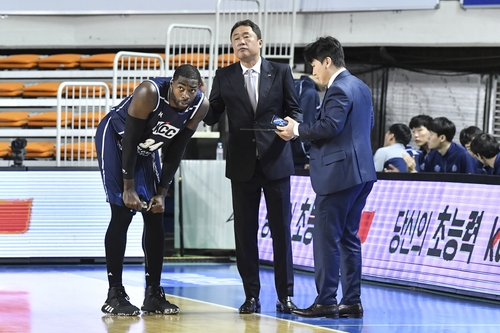 한국에서 딱 한 경기 뛴 KCC 아노시케의 슬기로운 숙소 생활