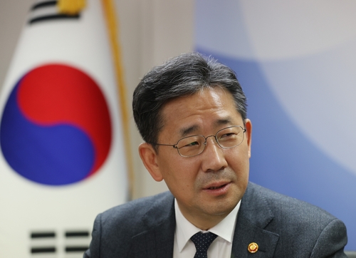 박양우 장관 "극장 영화발전기금 면제 쉽지않지만 법개정 검토"