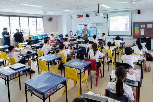 개학한 싱가포르 학교, 4월부터 일주일에 한 번씩 집에서 수업