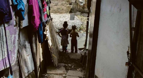 브라질, 코로나19로 생활고 가중 빈민가 주민들 거리로