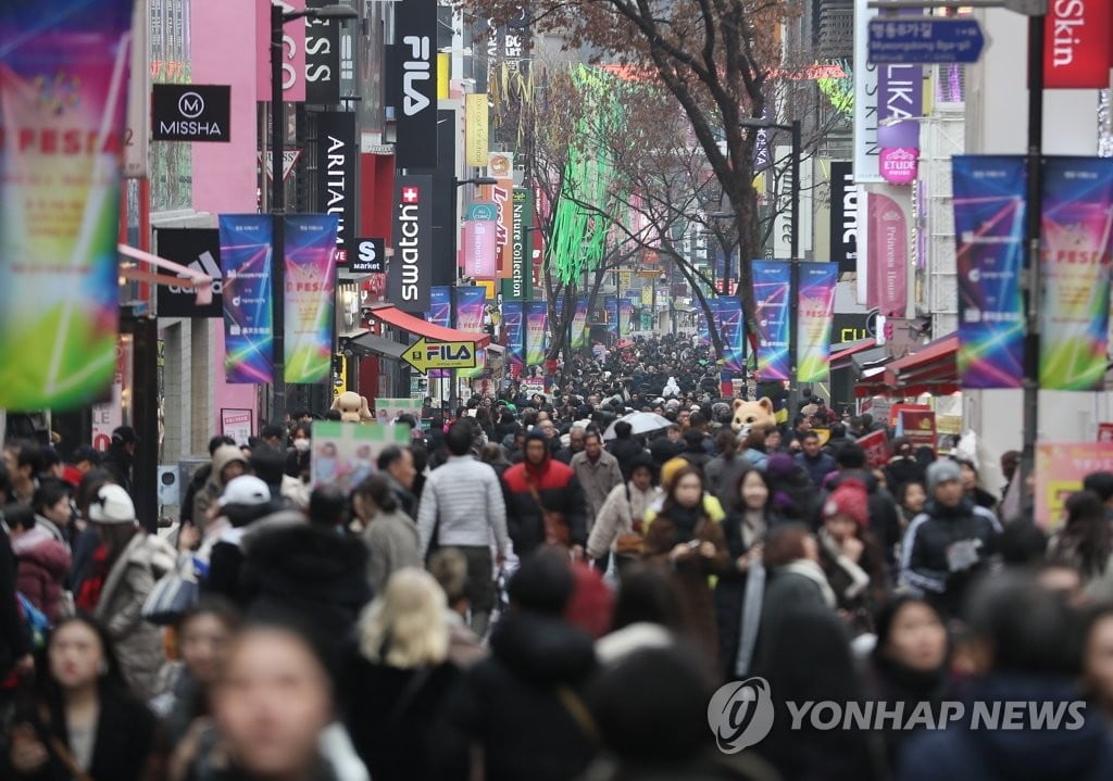 골드만삭스, 한국 성장률 전망 1.0%로 하향…"금리 3차례 인하"