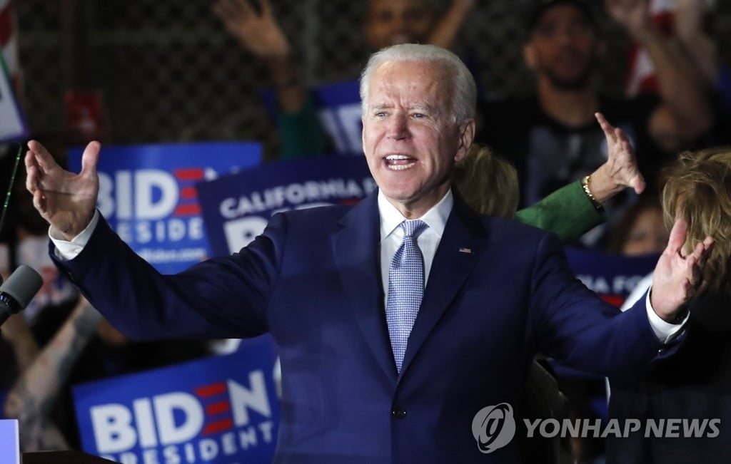 美 민주 대선 `슈퍼 화요일` 대이변…바이든 vs 샌더슨 2강 구도