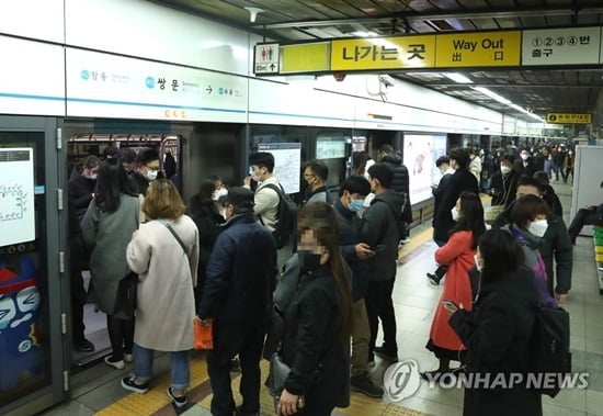 지하철 4호선 쌍문역∼창동역 구간 단전…한때 운행 지연