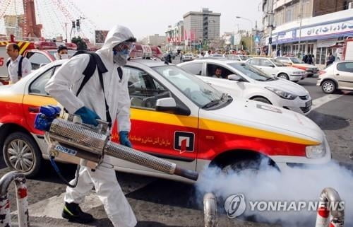 이란 코로나19 사망 하루새 135명 증가…총 사망자 1천명 육박