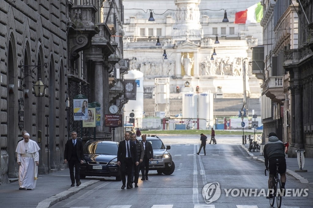 프란치스코 교황, 코로나19 사태 안타까움 피력…"멈추게 해달라 주님께 간구"