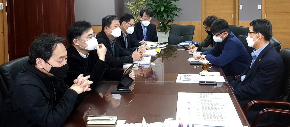 금융위, 금융사 규제 유연화 방안 검토